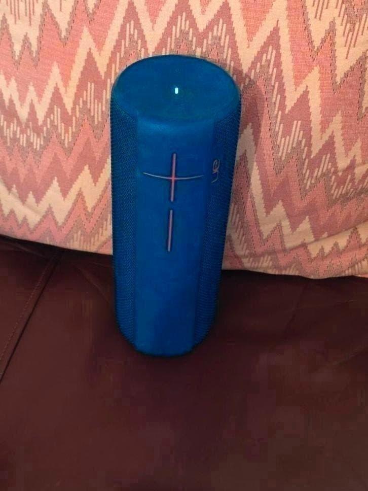 UE Megaboom super Bluetooth Speaker, Overige merken, Ophalen of Verzenden, Zo goed als nieuw, 60 tot 120 watt