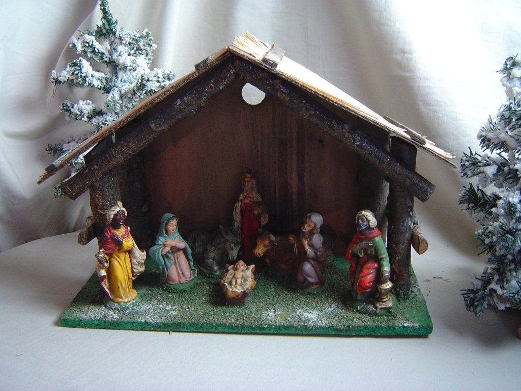 Oude houten kerststal met rieten dak en kerstgroep Italy, Diversen, Ophalen of Verzenden, Gebruikt