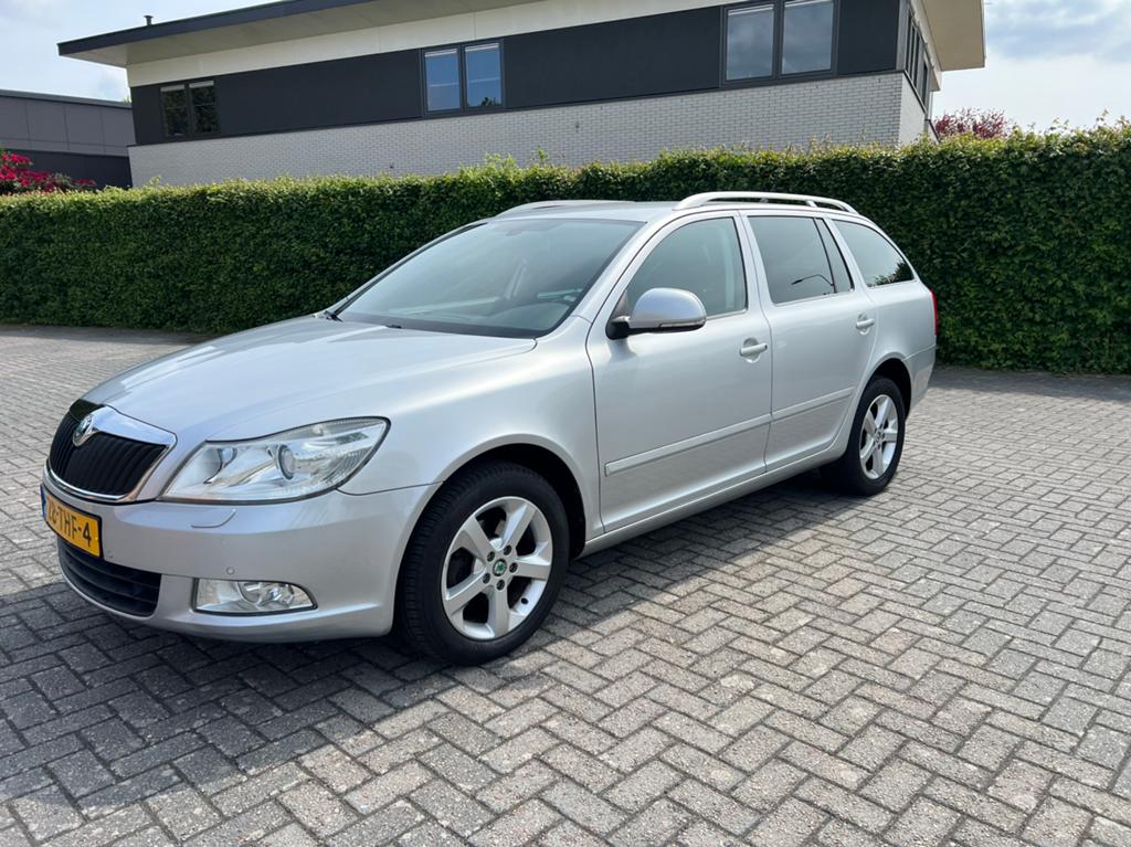Skoda Octavia 1.4 TSI 90KW122 PK AIRCO Business Line, Auto's, Skoda, Voorwielaandrijving, Euro 5, Stof, Zwart