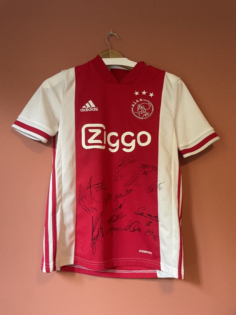 Gesigneerd Ajax thuisshirt met 16 handtekeningen maat 164., Ophalen of Verzenden, Zo goed als nieuw, Ajax, Shirt
