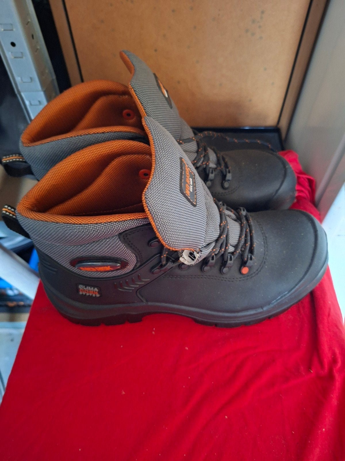 Nieuwe Stevige en betrouwbare No Risk werkschoenen maat 43, Ophalen of Verzenden, Nieuw
