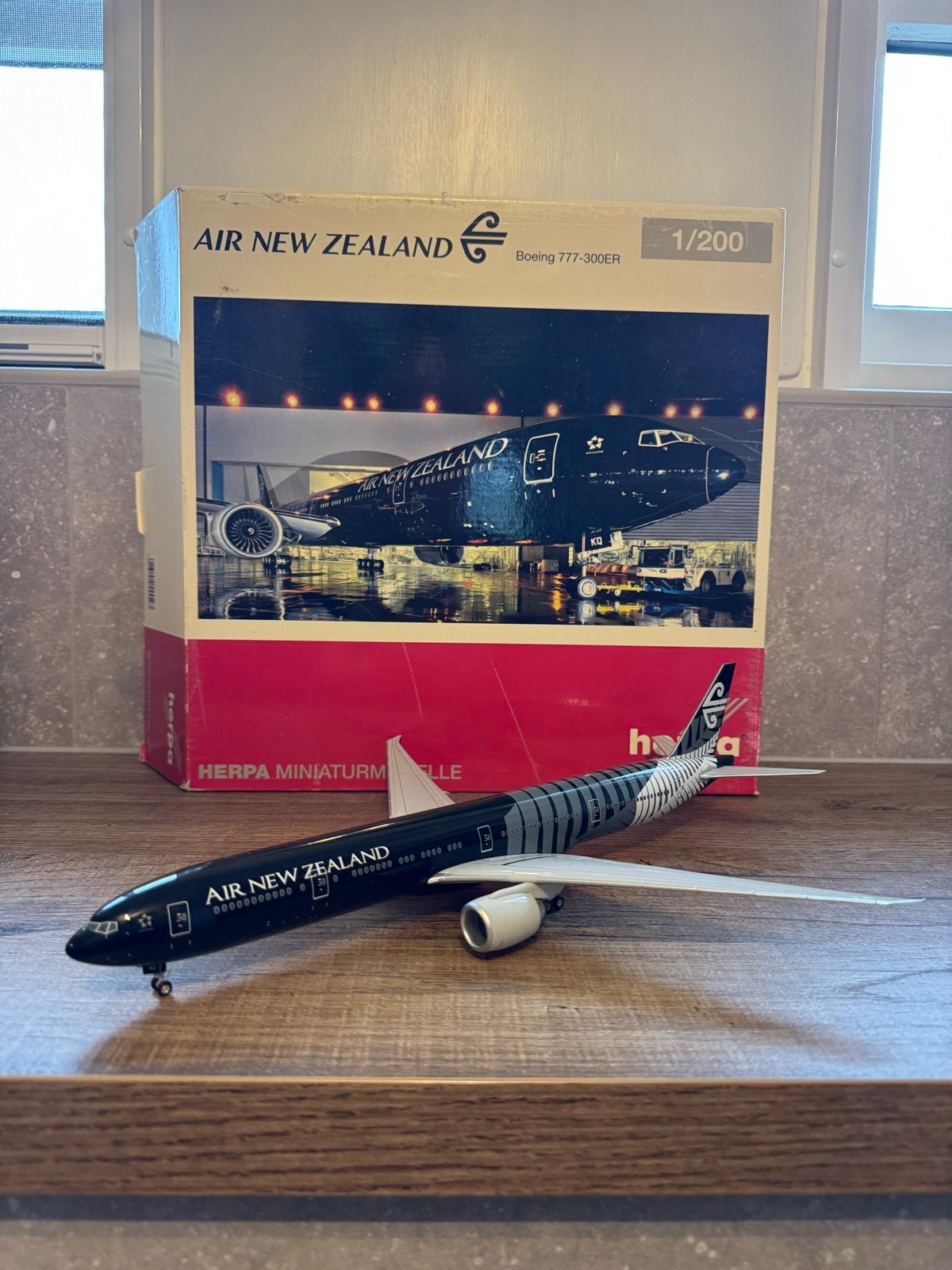 Herpa Air New Zealand Boeing 777-300ER All Blacks 1:200, Ophalen of Verzenden, Zo goed als nieuw