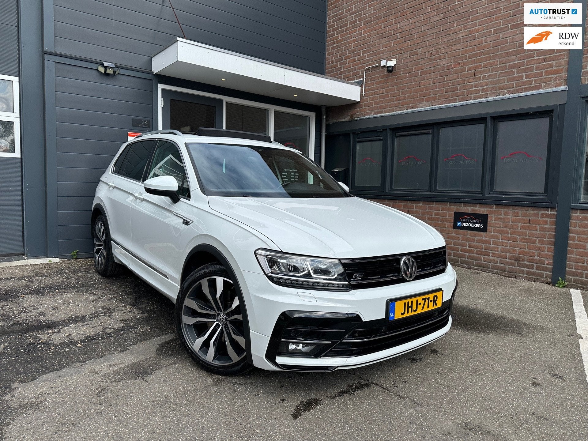 Volkswagen TIGUAN 2.0 TSI 4Motion Highline R-Line|Pano|Memor, Automaat, Gebruikt, Euro 6, 4 cilinders