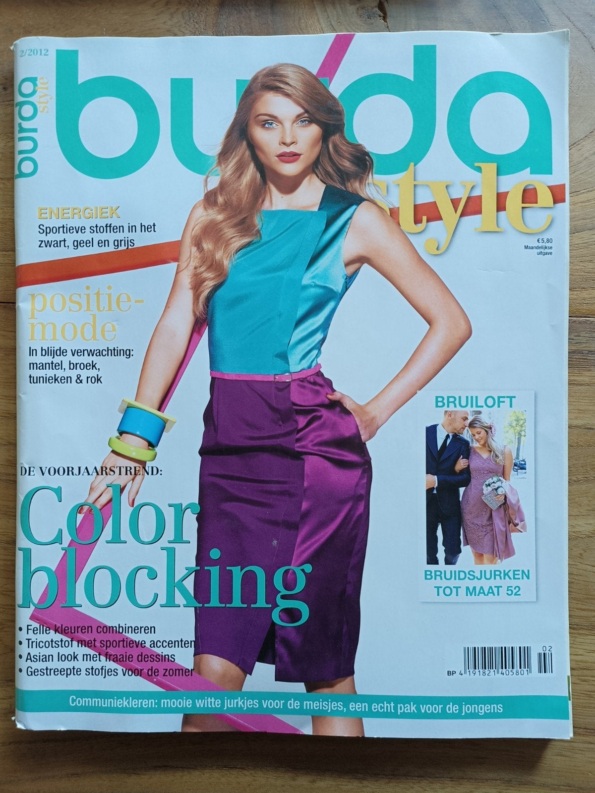 Burda Style februari 2012 bruiloft, communie, Positiemode, Ophalen of Verzenden, Zo goed als nieuw