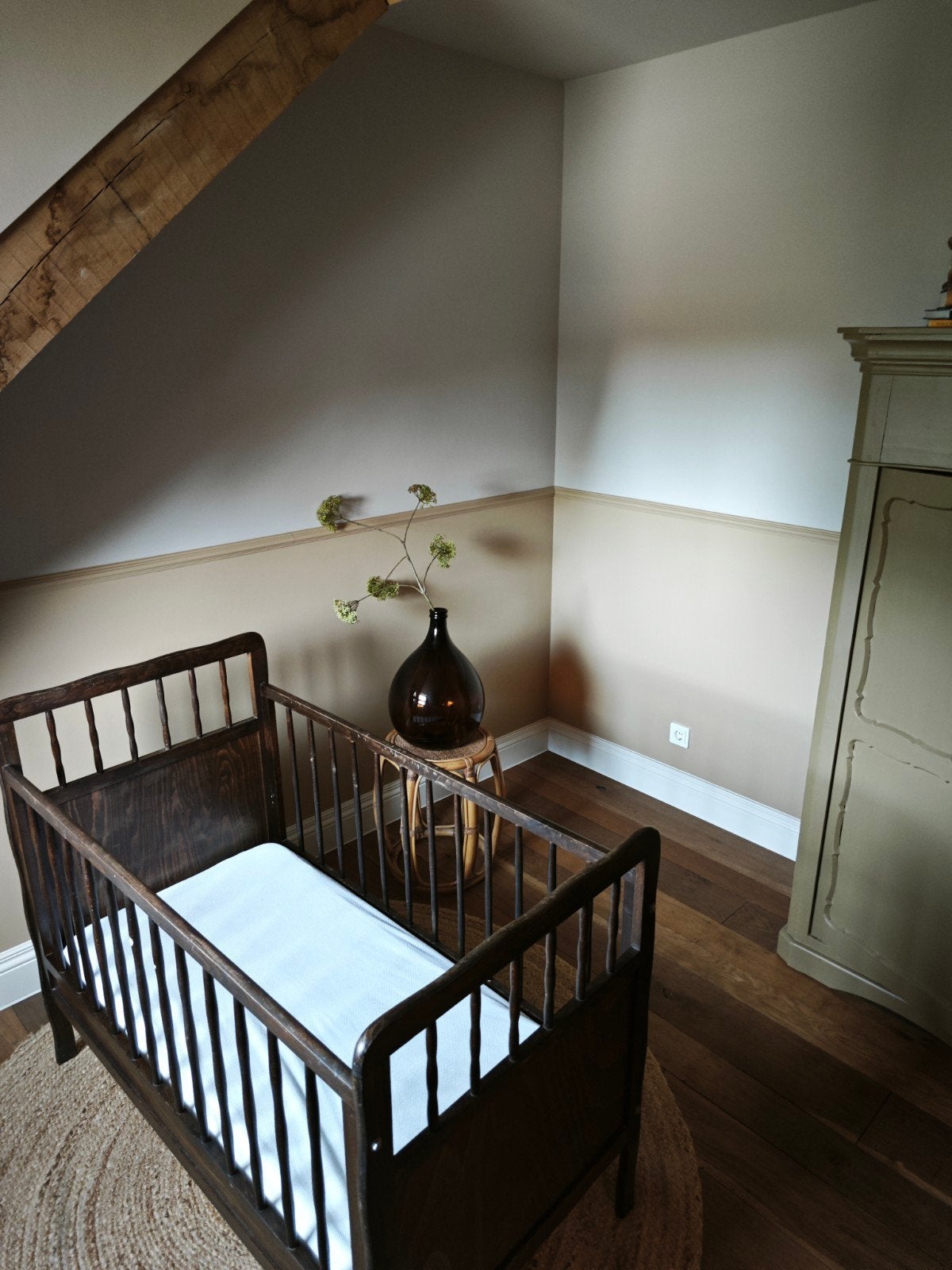 Vintage Scandinavisch ledikant jaren 60, Kinderen en Baby's, Ophalen, Zo goed als nieuw, Ledikant