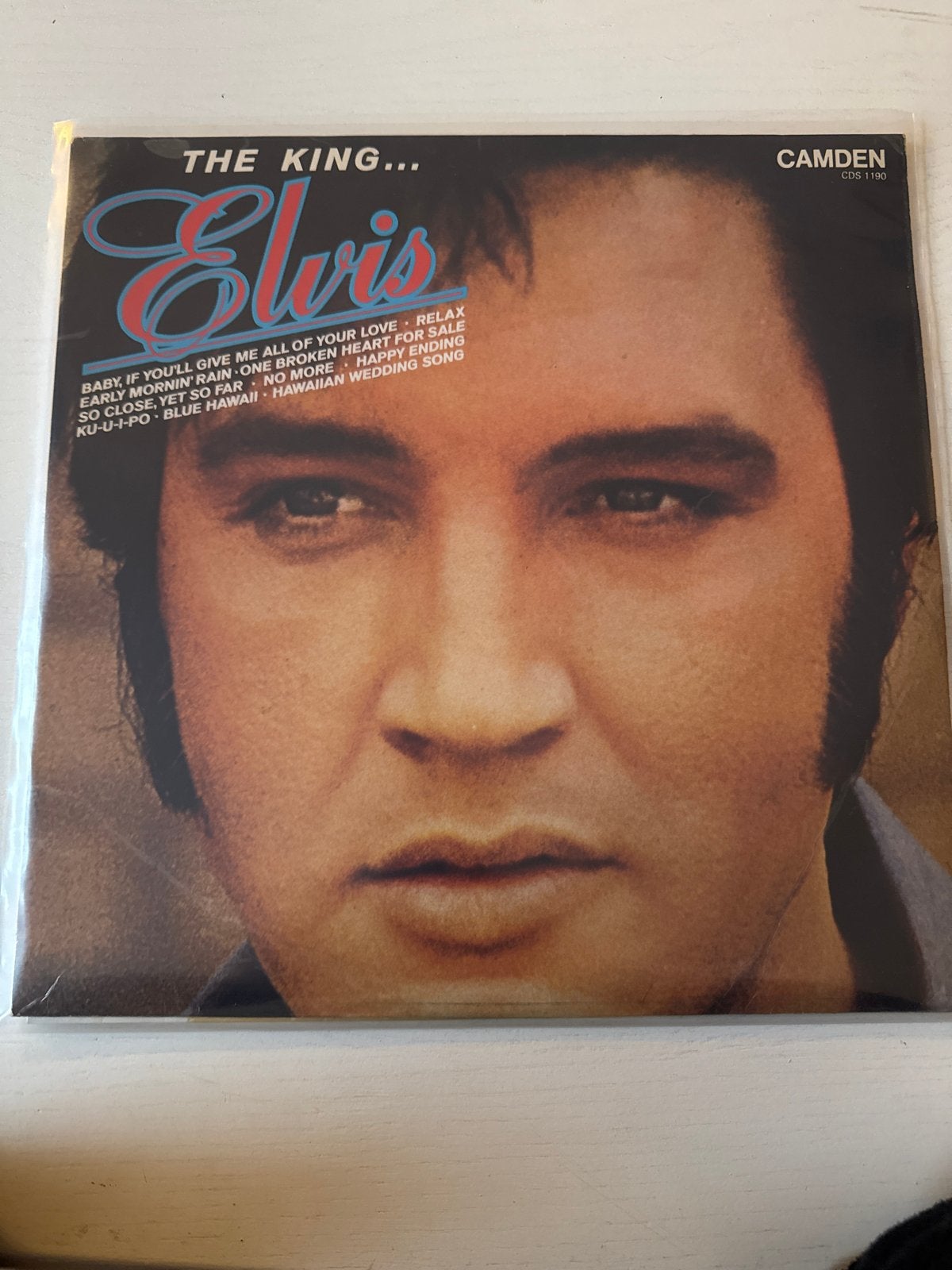 Elvis Presley - The King... Elvis LP (Camden CDS 1190), Ophalen, LP, Gebruikt, Pop