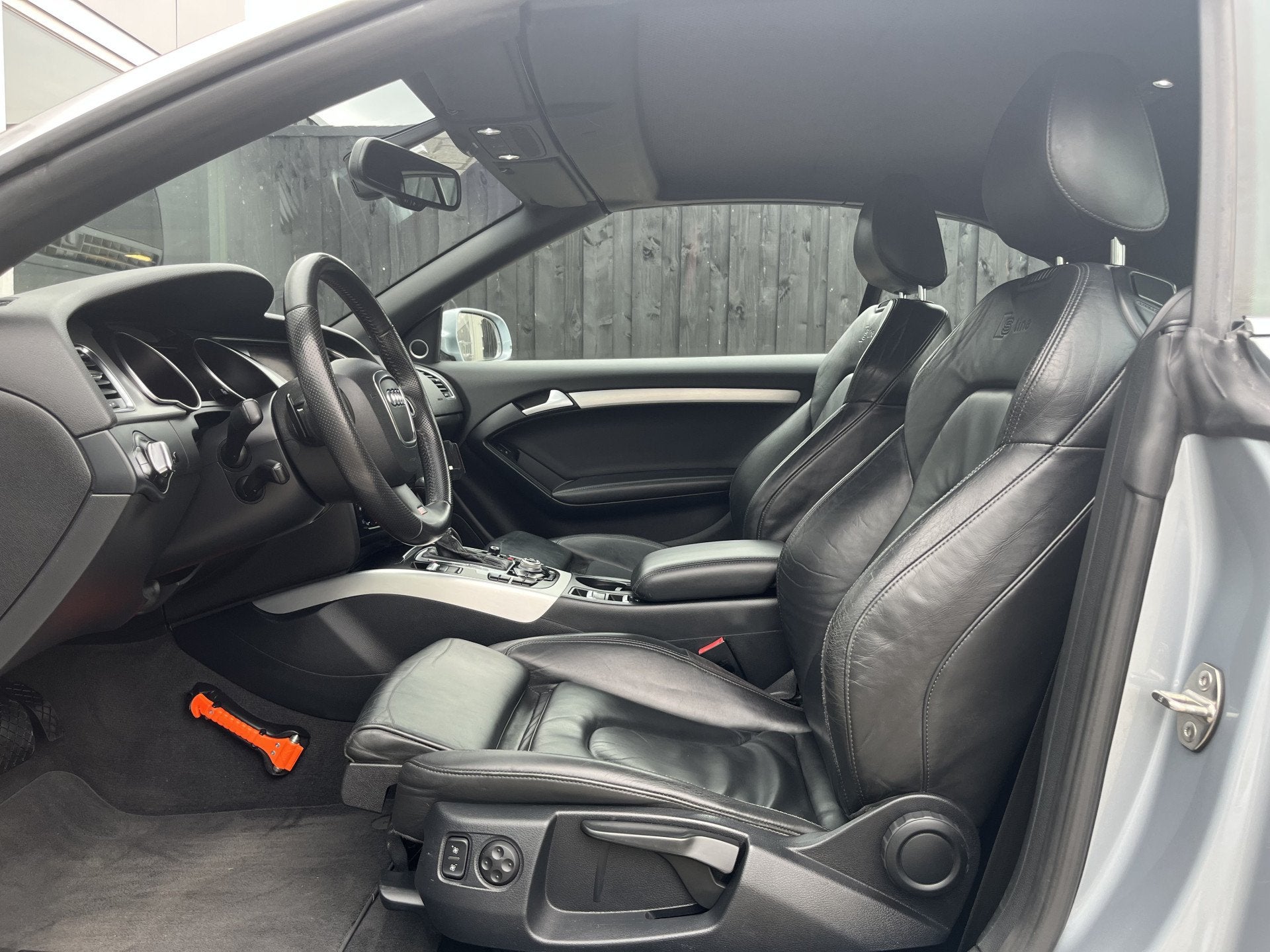 Audi A5 Cabriolet 2.0 TFSI quattro S-edition Leer / Led-Xeno, Gebruikt, Zwart, 4 cilinders, 4 stoelen