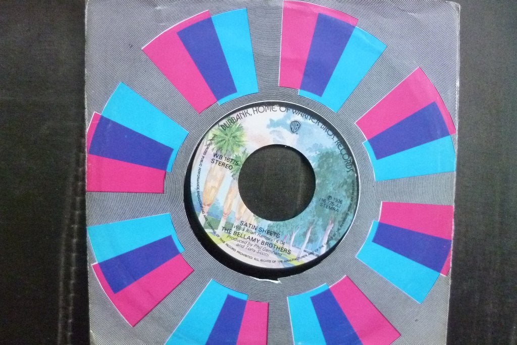 The Bellamy Brothers - Satin Sheets (7 inch single), 7 inch, Ophalen of Verzenden, Zo goed als nieuw, Overige typen