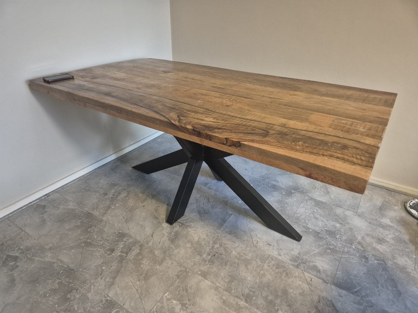 Massieve Mangohouten Eettafel met Zwart Metalen Onderstel, Gebruikt, Industrieel, Modern, 50 tot 100 cm, 150 tot 200 cm