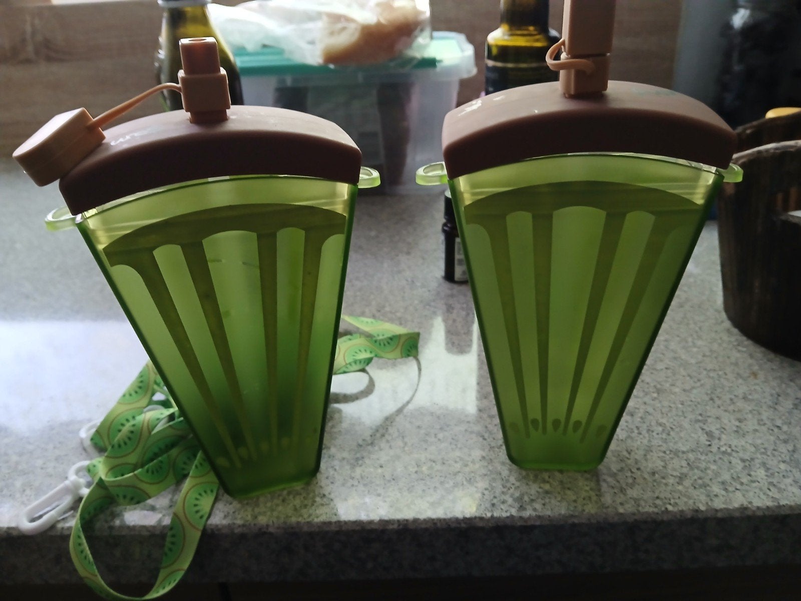 2x Kiwi Drinkfles - Groen - Handig voor onderweg, Kunststof, Ophalen of Verzenden, Overige merken, Groen