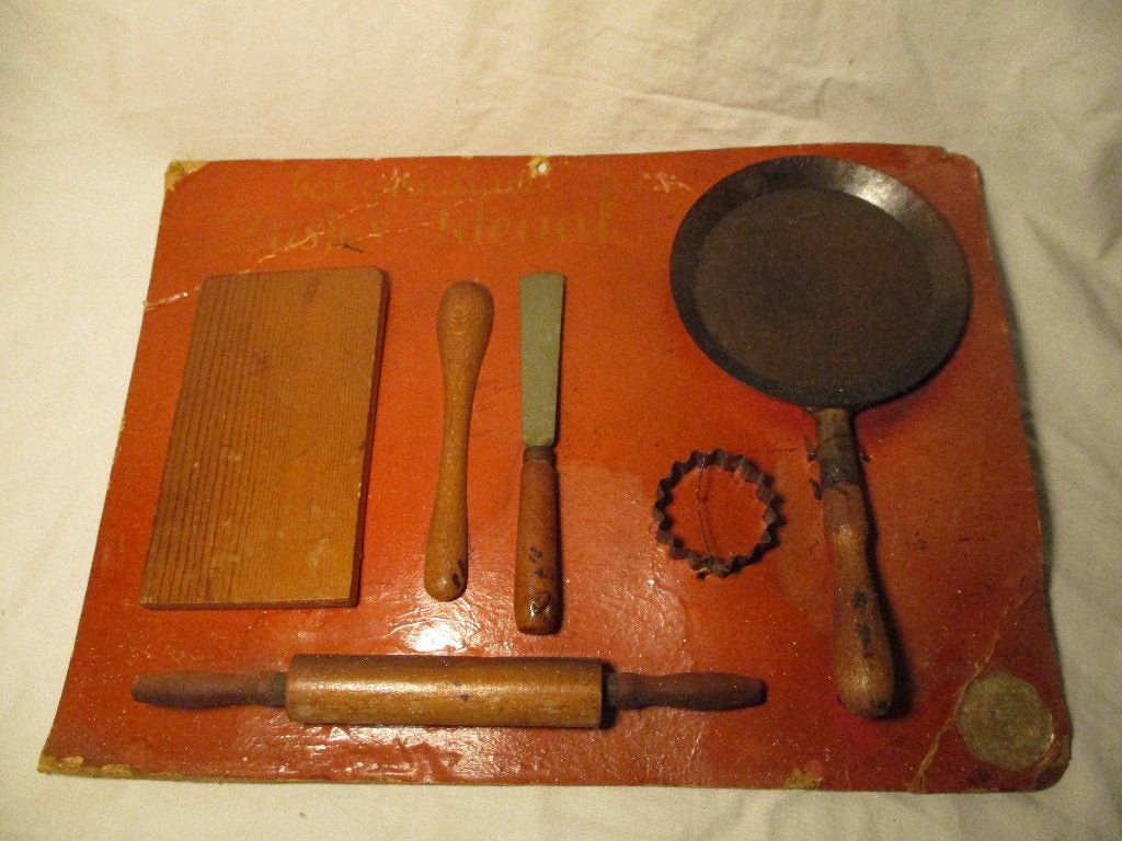 Zusjes Idiaal keuken bak garnituur speelgoed antiek ?, Ophalen of Verzenden