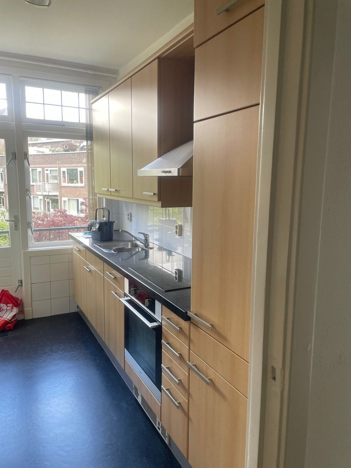 Gratis af te halen: Keuken met werkende apparatuur, Huis en Inrichting, Keuken | Complete keukens, Ophalen, Gebruikt, Bruin, Graniet of Steen