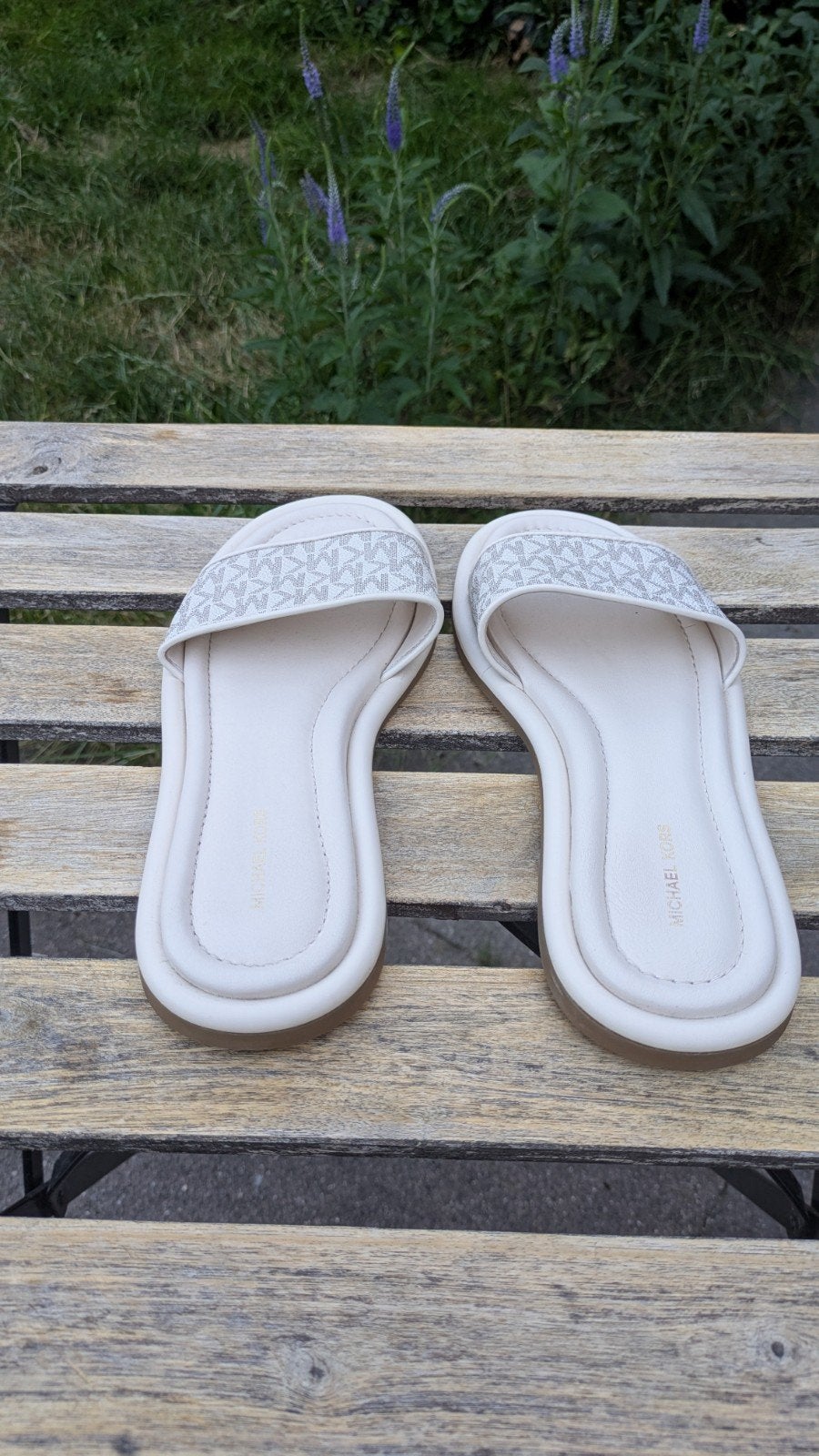Michael Kors Slippers - Nieuwe, Kleding | Dames, Schoenen, Nieuw, Slippers, Beige, Ophalen of Verzenden
