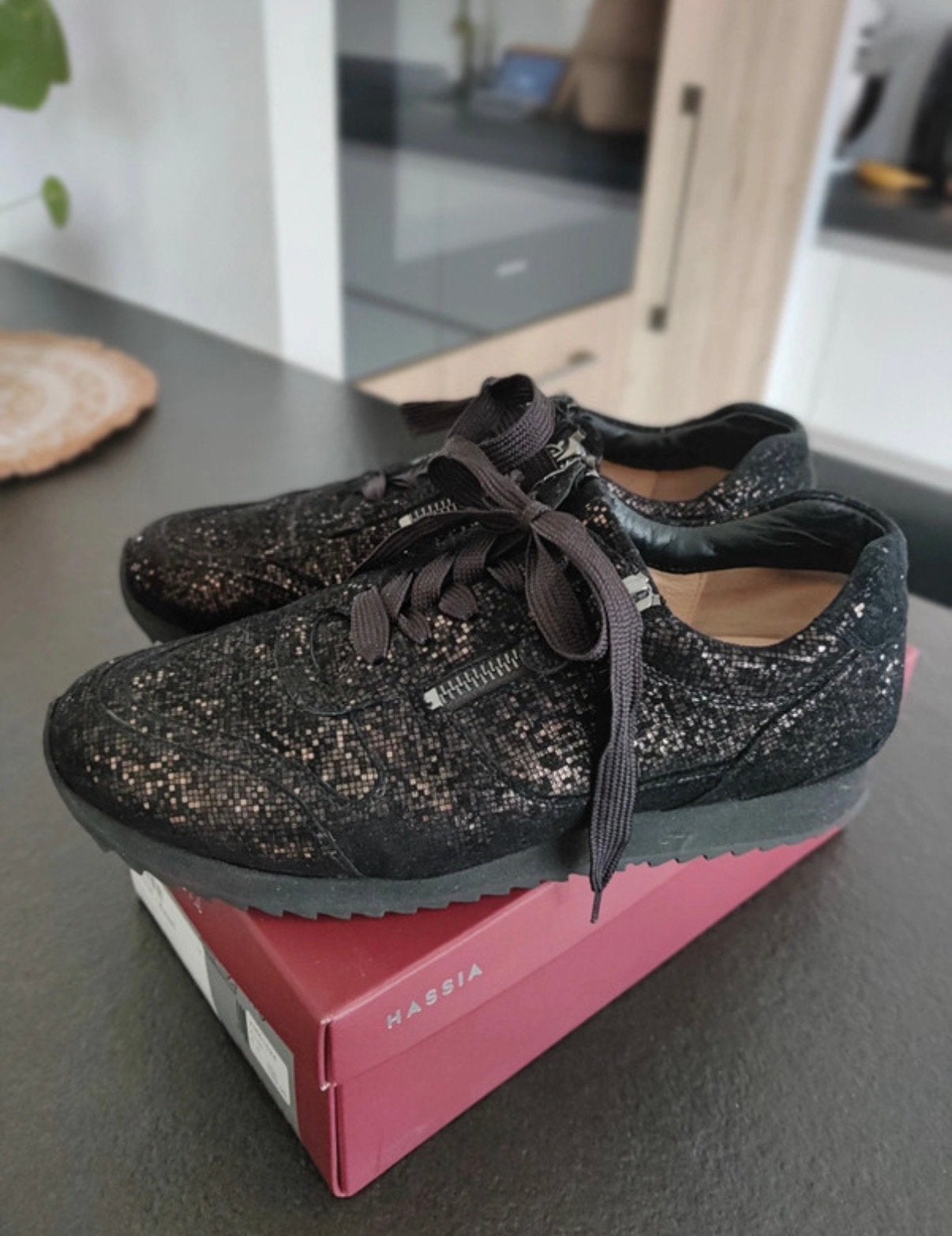 Hassia Madrid K Sneakers - Zwart met glitter, Ophalen of Verzenden, Zo goed als nieuw, Zwart, Sneakers of Gympen