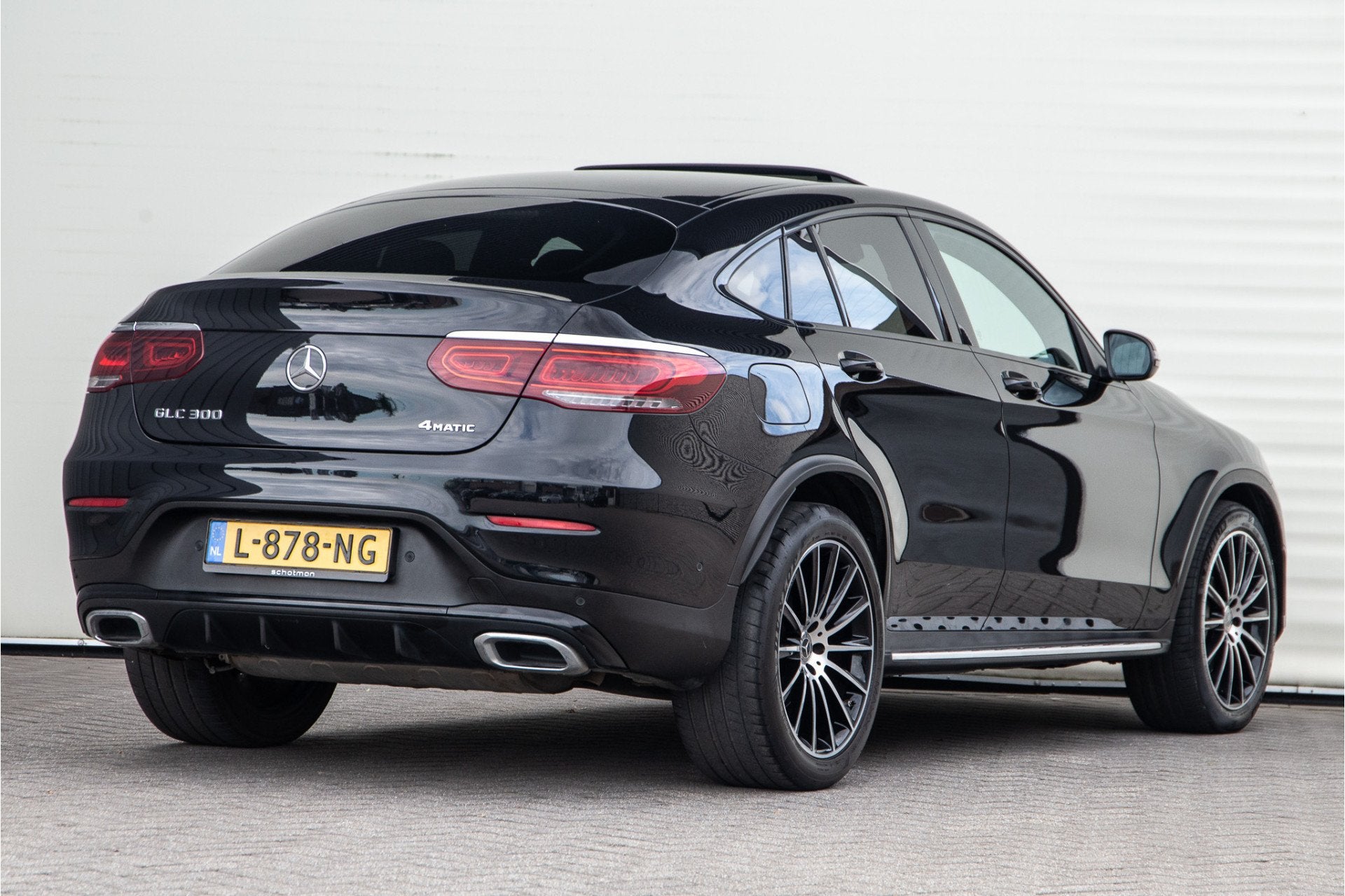 Mercedes-Benz GLC Coupé 300 4MATIC Premium AMG Schuifdak, M, Auto's, Mercedes-Benz, Gebruikt, 4 cilinders, 258 pk, Zwart