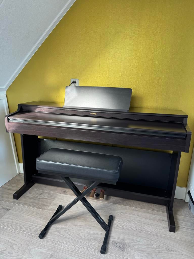 Yamaha Arius YDP-164 digitale piano, Ophalen, Zwart, Digitaal, Zo goed als nieuw