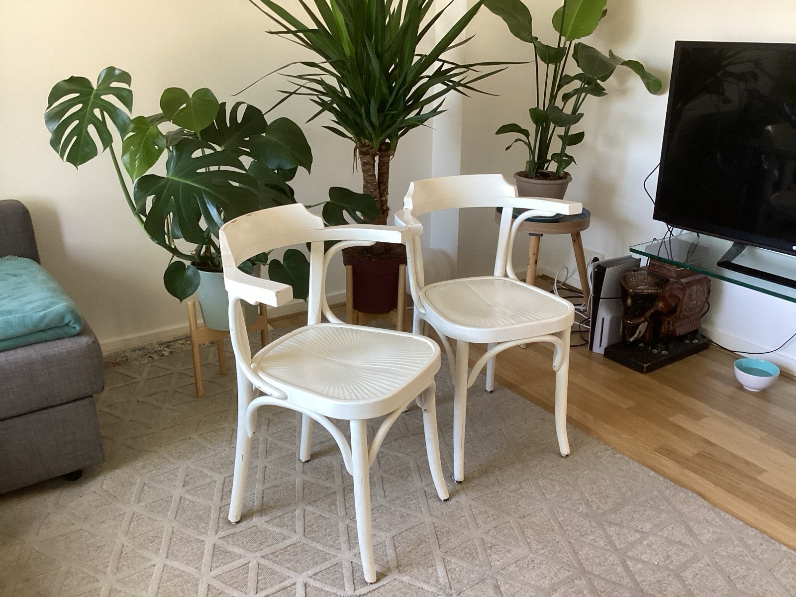 Set van 2 witte Thonet stoelen met armleuningen, Huis en Inrichting, Ophalen, Gebruikt, Twee, Wit