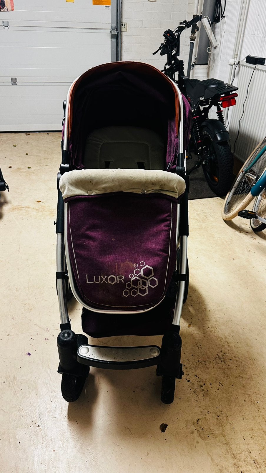 Baby pram with multi position adjustment and cover for rain, Ophalen, Zo goed als nieuw, Overige merken