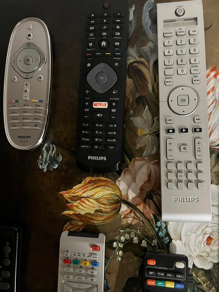 8 verschillende Philips afstandsbedieningen, oa SRU 9600, Ophalen of Verzenden, Zo goed als nieuw