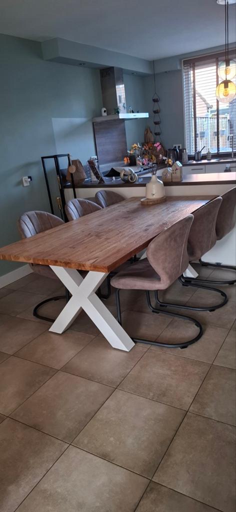 Mango houten eettafel, Ophalen, Zo goed als nieuw, 4 tot 6 stoelen