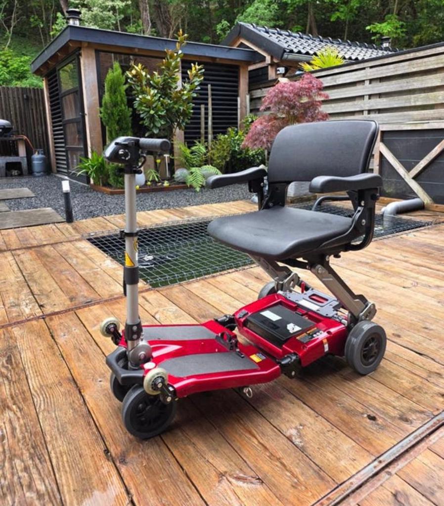 Mango Luggie Super Scootmobiel met Extern Laadstation, Diversen, Ophalen, Inklapbaar, Zo goed als nieuw, Elektrische rolstoel