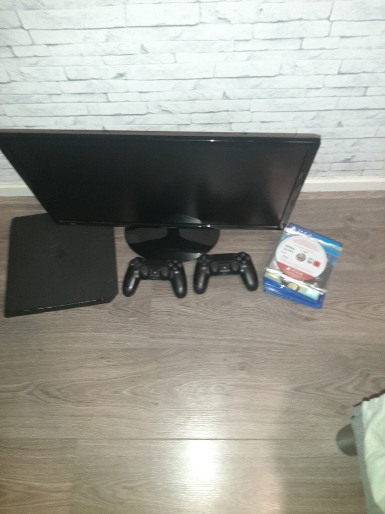 PlayStation 4, Spelcomputers en Games, Spelcomputers | Sony PlayStation 4, Met 2 controllers, Ophalen of Verzenden, Zo goed als nieuw