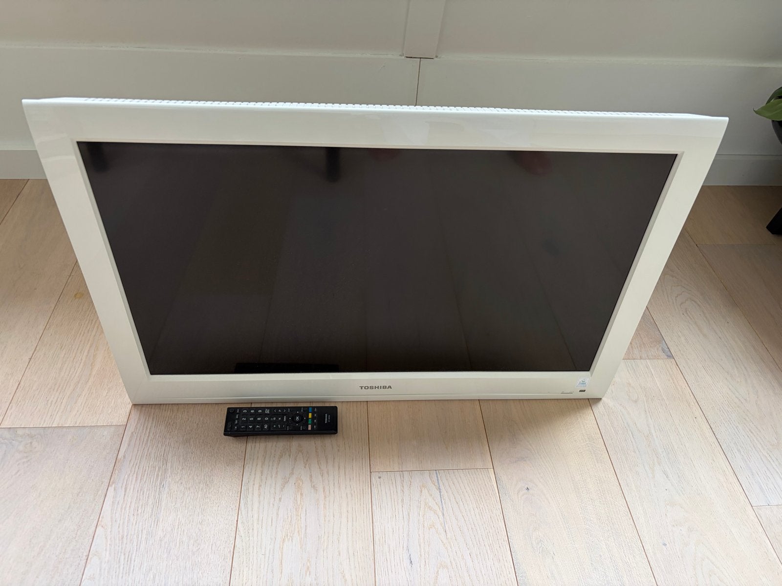 Toshiba 32AV834G LCD TV - 80 cm (32 inch), 50 Hz, Gebruikt, Toshiba, HD Ready (720p)