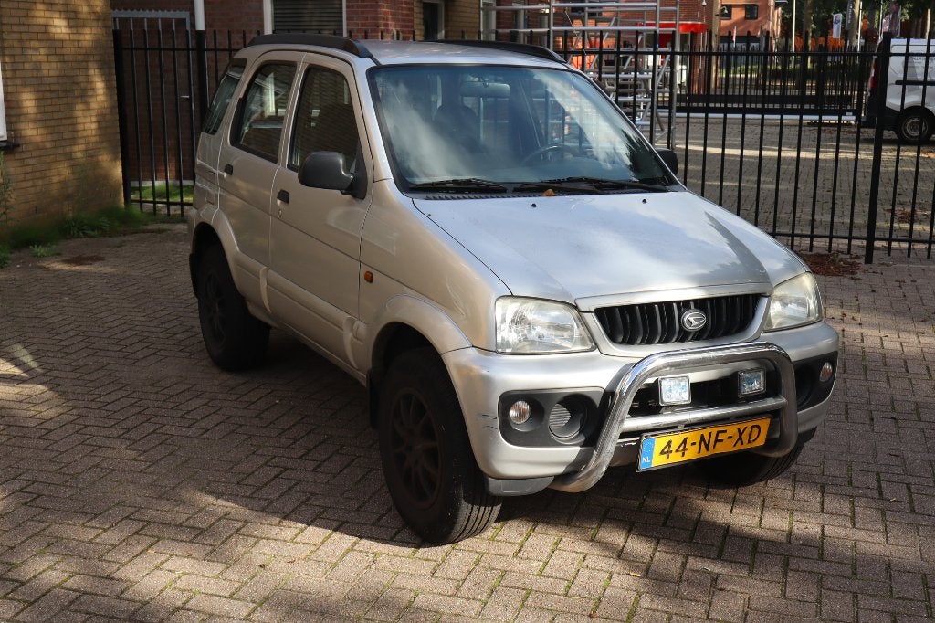 Daihatsu Terios 1.3 SXE AUT 2003 Grijs AIRCO, Auto's, Automaat, 1350 kg, Stof, 40 €/maand