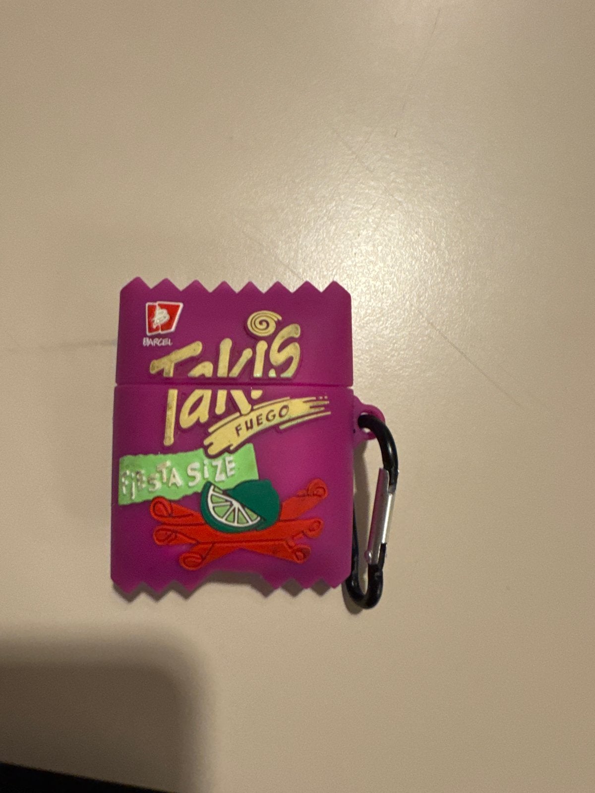 Takis Fuego AirPods hoesje met airpods 1 (alleen case), Gebruikt, Paars, Ophalen of Verzenden, Schokbestendig