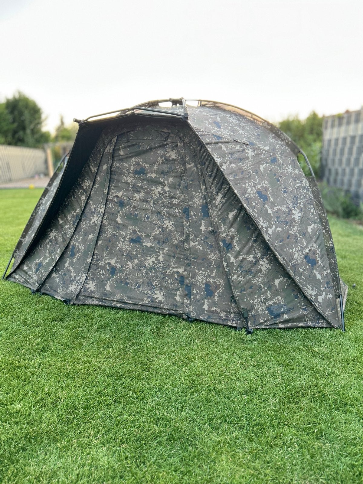 Nash Titan Hide Camo Pro XL Bivvy met waterproof Front, Caravans en Kamperen, Ophalen of Verzenden, Zo goed als nieuw, Tot en met 2