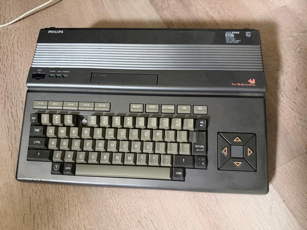 Philips MSX VG-8245 - Nieuwe diskdrive, mist 1 toets, Computers en Software, Vintage Computers, Ophalen of Verzenden