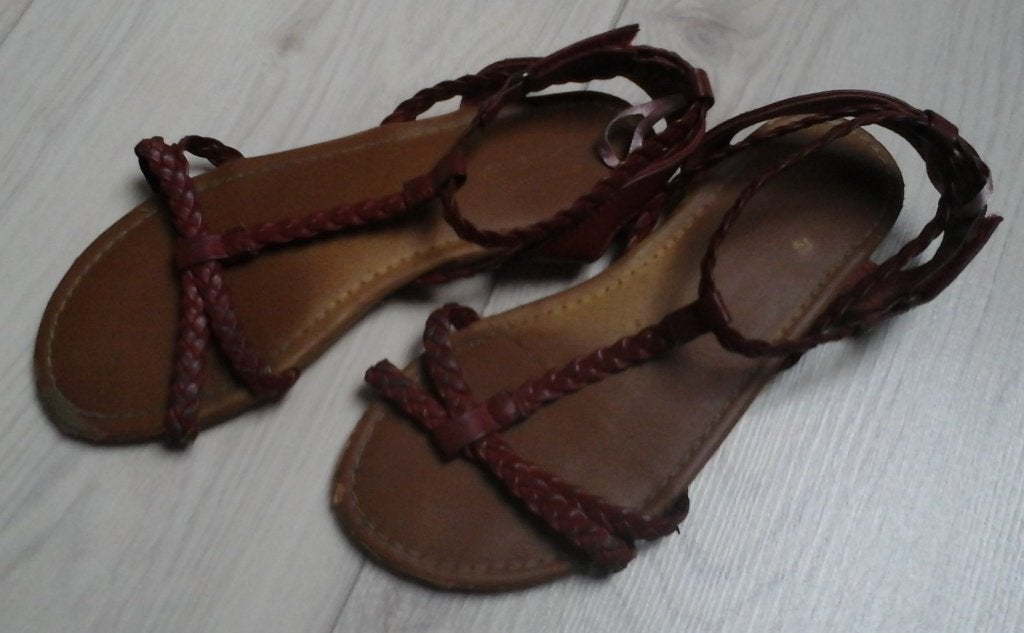 Zara bruin leren meisjes sandalen (maat 31), Ophalen, Meisje, Schoenen, Zo goed als nieuw