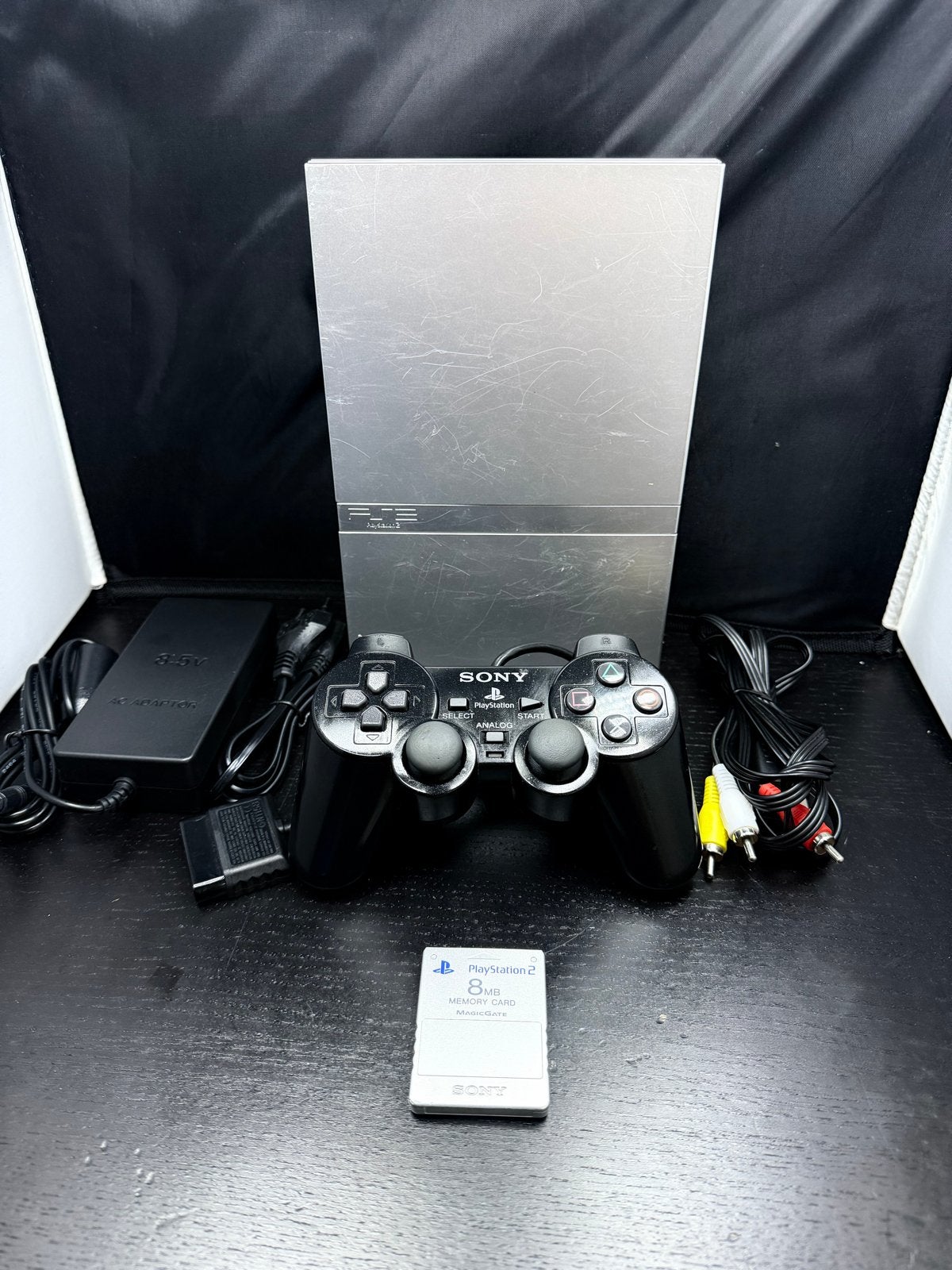 Sony PlayStation 2 Slim SCPH-75004 zilver + controller + MC, Gebruikt, G, D, A