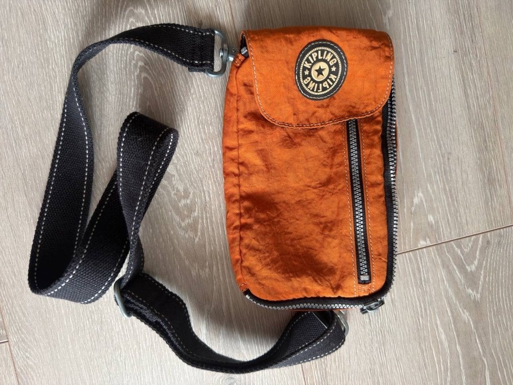 Vintage Kipling Crossbody Tas / Schoudertas – Oranje, Sieraden, Tassen en Uiterlijk, Tassen | Schoudertassen, Ophalen of Verzenden