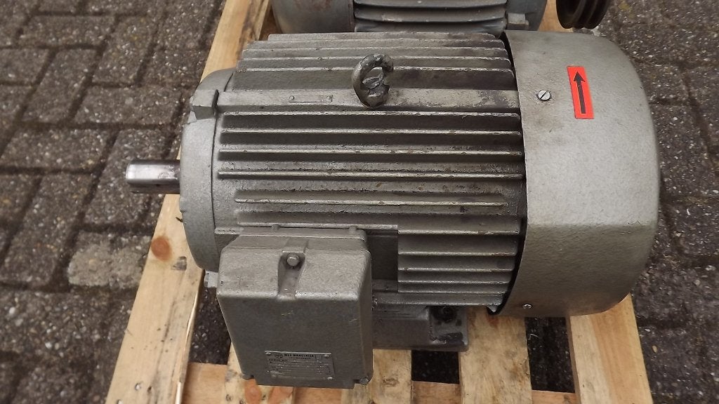 Elektro motoren 2 stuks., Doe-het-zelf en Verbouw, Ophalen, Zo goed als nieuw, Elektromotor, 1800 rpm of meer