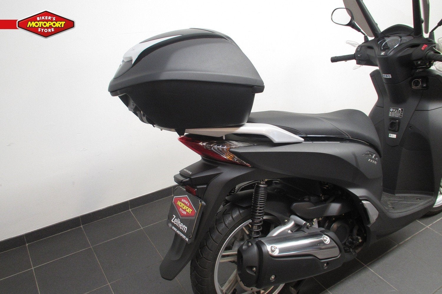 Honda SH 300I ABS (bj 2016), Motoren, Doornveld 180-184
B-1731  ZELLIK, BE, Honda Motor Europe Ltd, Belgian Branche, Bedrijf, Overig