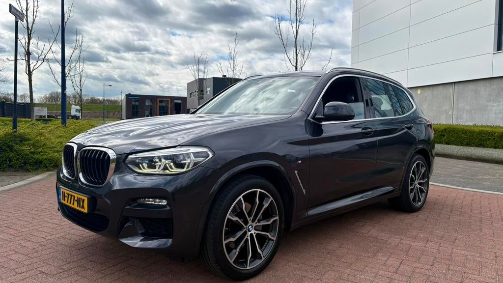 Uniek!!!BMW X3 M///Sport /// Xdrive20i 184pk Aut  Grijs, Auto's, 1998 cc, 4 cilinders, 2000 kg, Origineel Nederlands