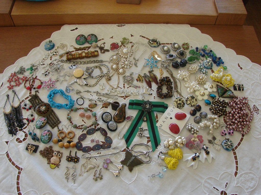 Partij lot oude sieraden. Onbeschadigd en compleet., Sieraden, Tassen en Uiterlijk, Ophalen of Verzenden, Overige materialen, Overige typen