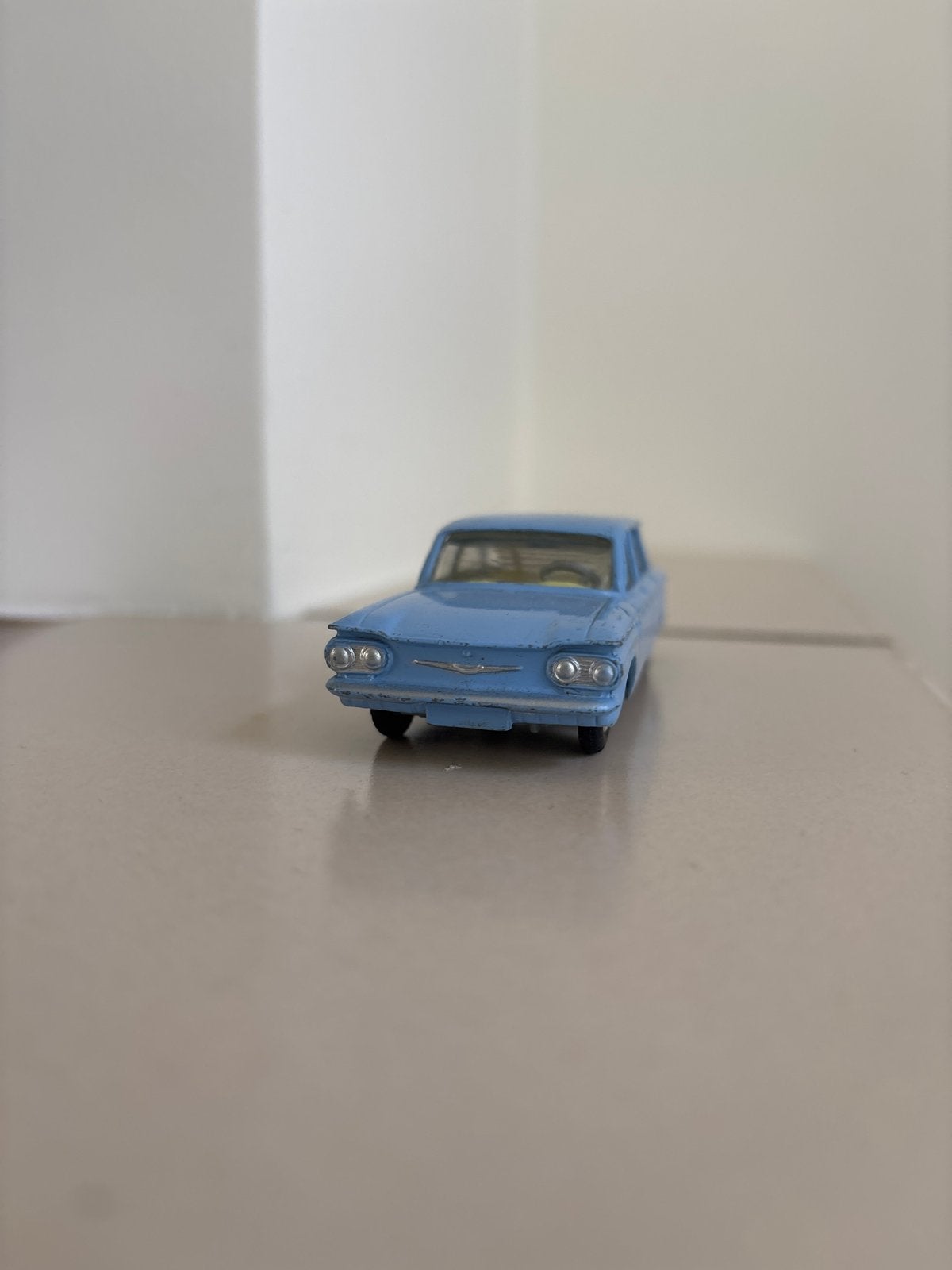 Corgitoys Chevrolet Corvair 1:43 - Zeer mooie staat, Hobby en Vrije tijd, Modelauto's | 1:43, Ophalen of Verzenden, Zo goed als nieuw