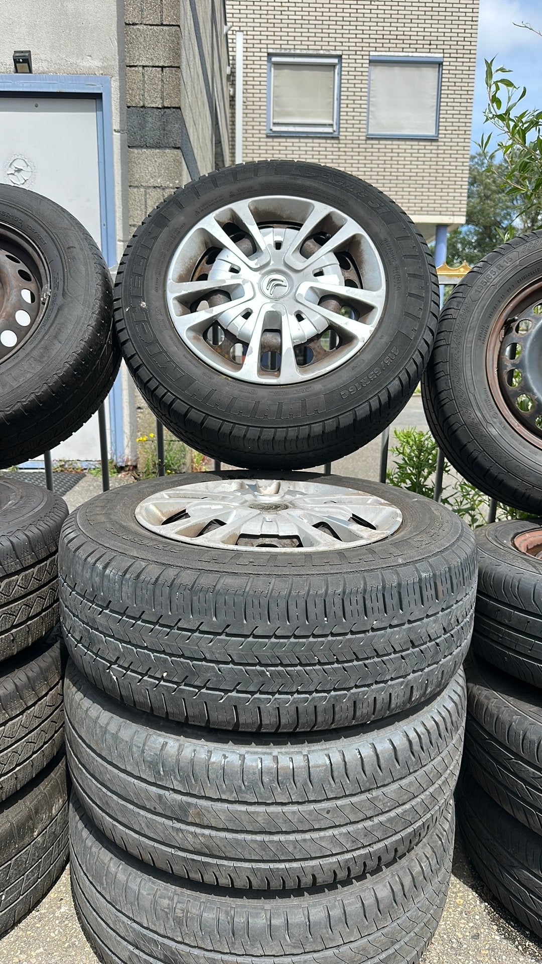 Mercedes Vito/ ford custum / velgen met banden, 16 inch, Banden en Velgen, Ophalen of Verzenden, Zomerbanden