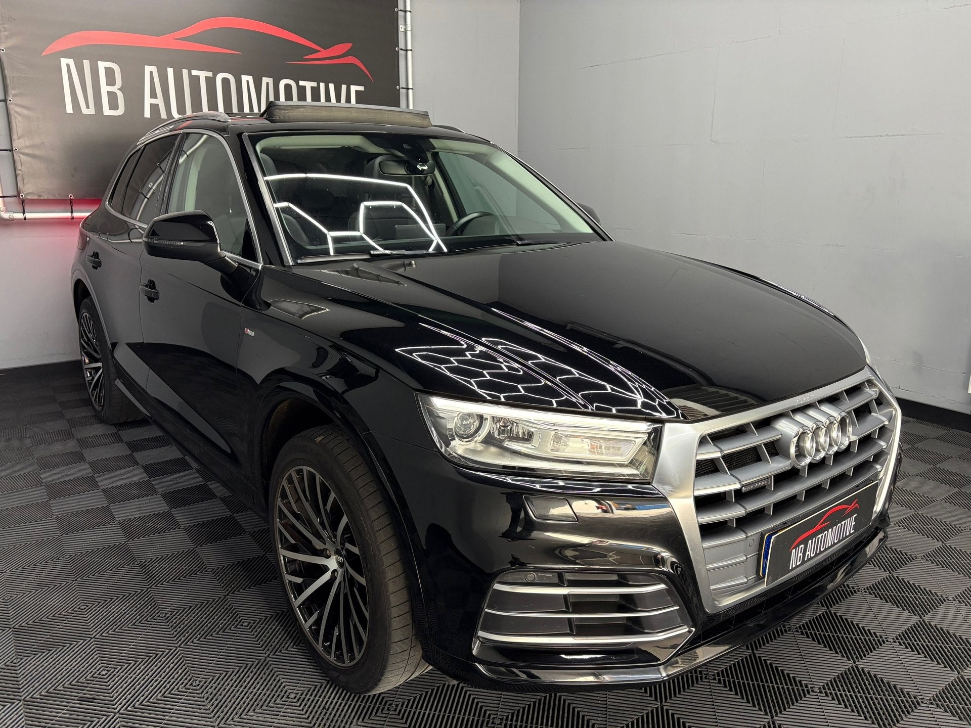 Audi Q5 50 TFSI e quattro S edition, Automaat, 4 cilinders, Zwart, Bedrijf