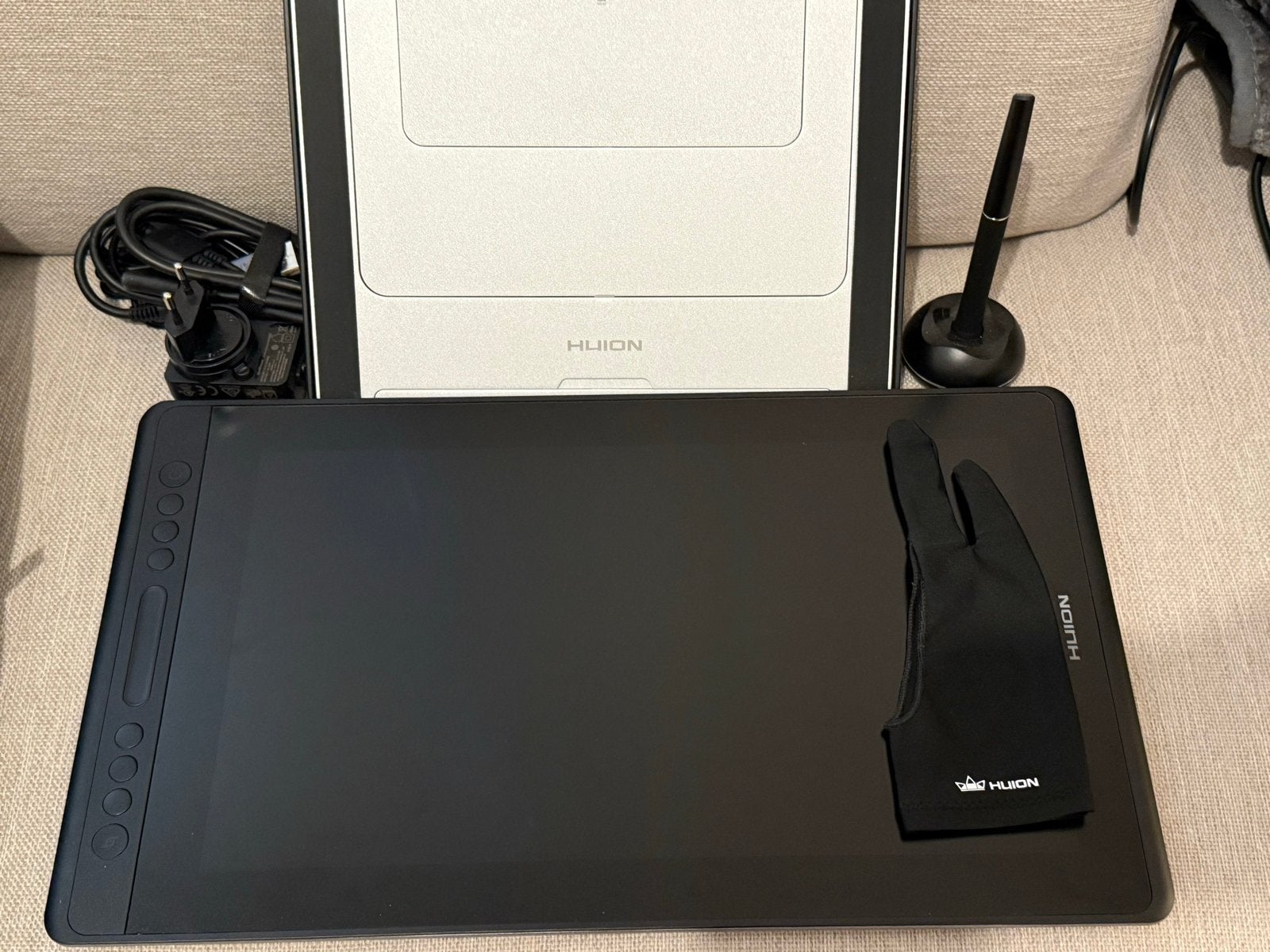 Foto 2 van Huion Kamvas Pro 16 V2 Tekentablet - Zo goed als nieuw