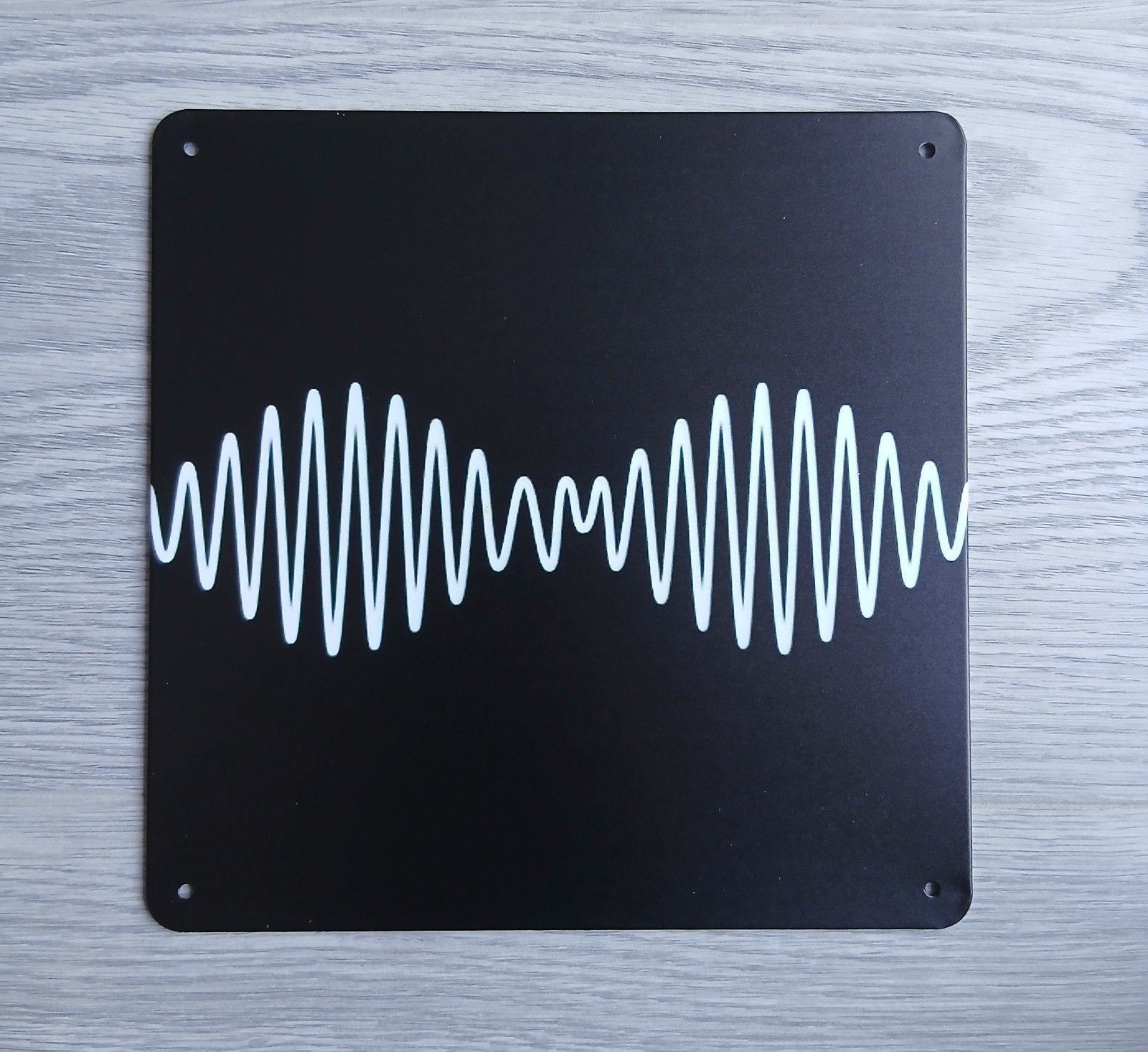 Arctic Monkeys AM 20x20 cm Metalen Reclamebord, Verzamelen, Ophalen of Verzenden, Nieuw, Poster, Artwork of Schilderij