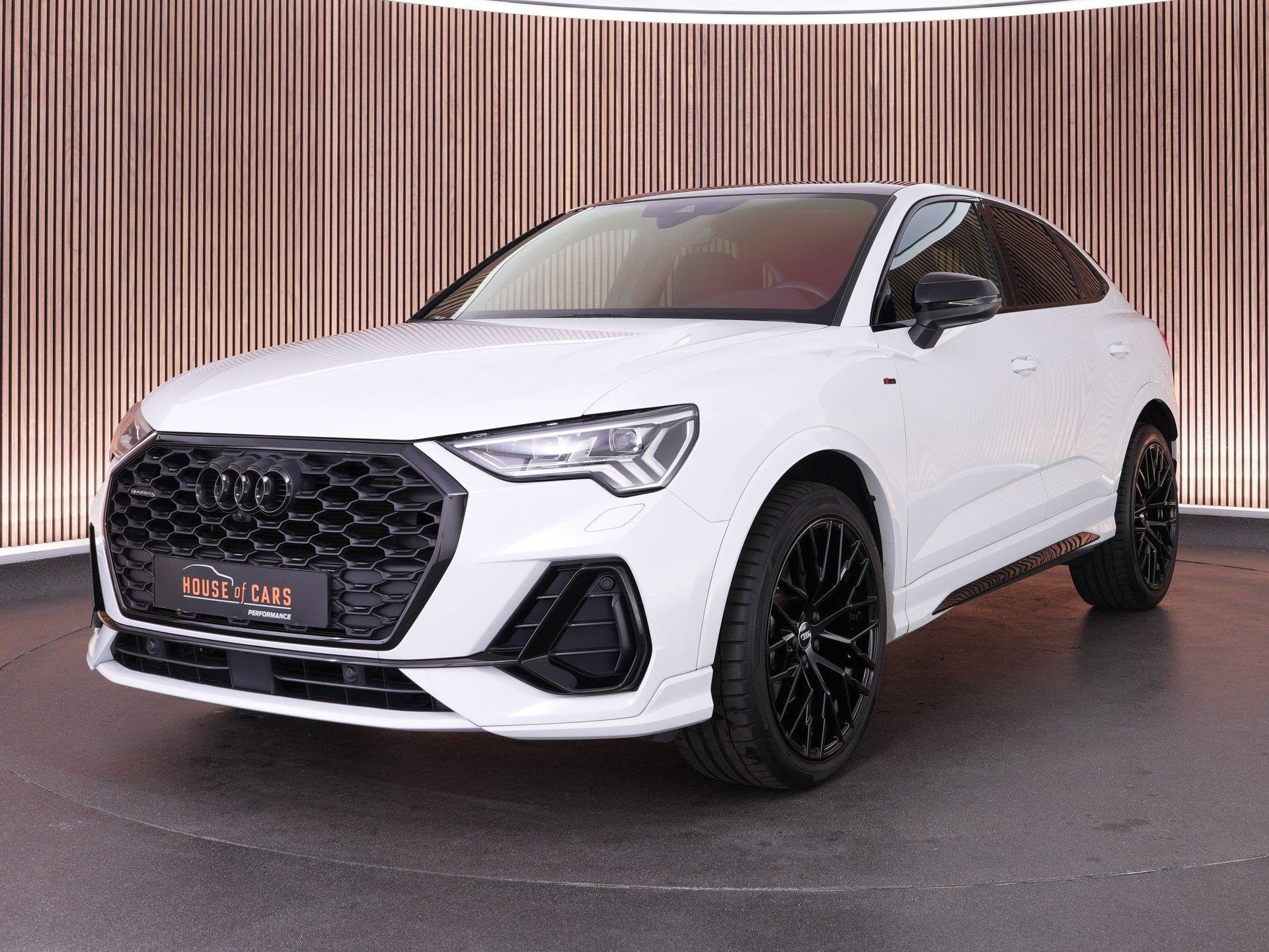 Audi Q3 Sportback 45 TFSI 230pk quattro edition one |S-line|, Gebruikt, 4 cilinders, 1984 cc, Wit