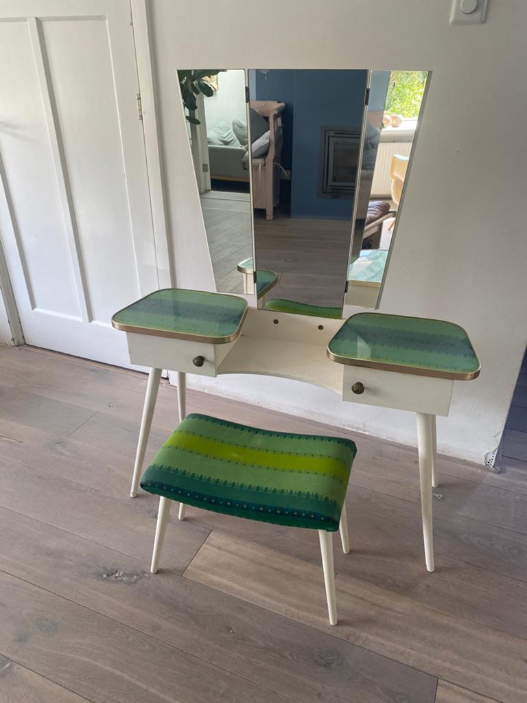 Deense vintage kaptafel met spiegel en klapstoel, Ophalen, Gebruikt, 100 tot 150 cm, 50 tot 100 cm