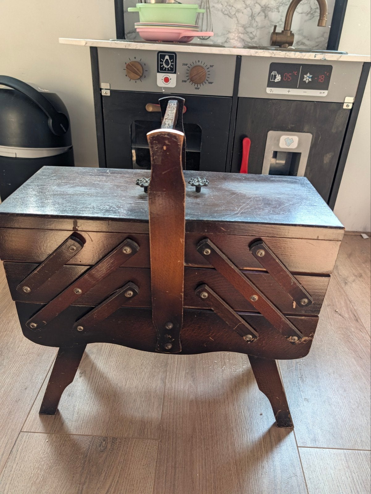 naaibox vintage, Ophalen