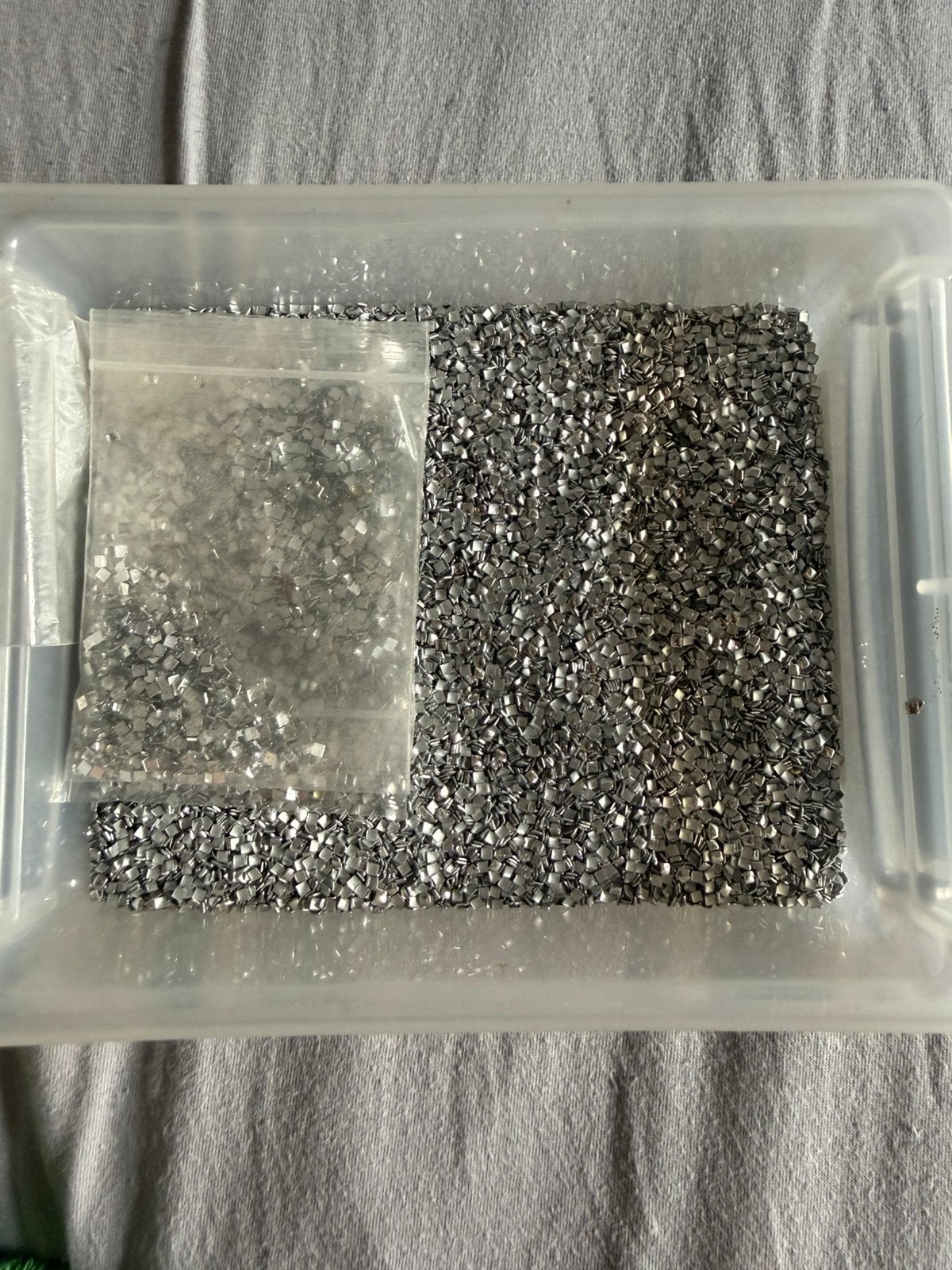950 g zilveren nail-art studs/steentjes – bulkpartij, Hobby en Vrije tijd, Zilver, Overige thema's, Ophalen of Verzenden, Zo goed als nieuw