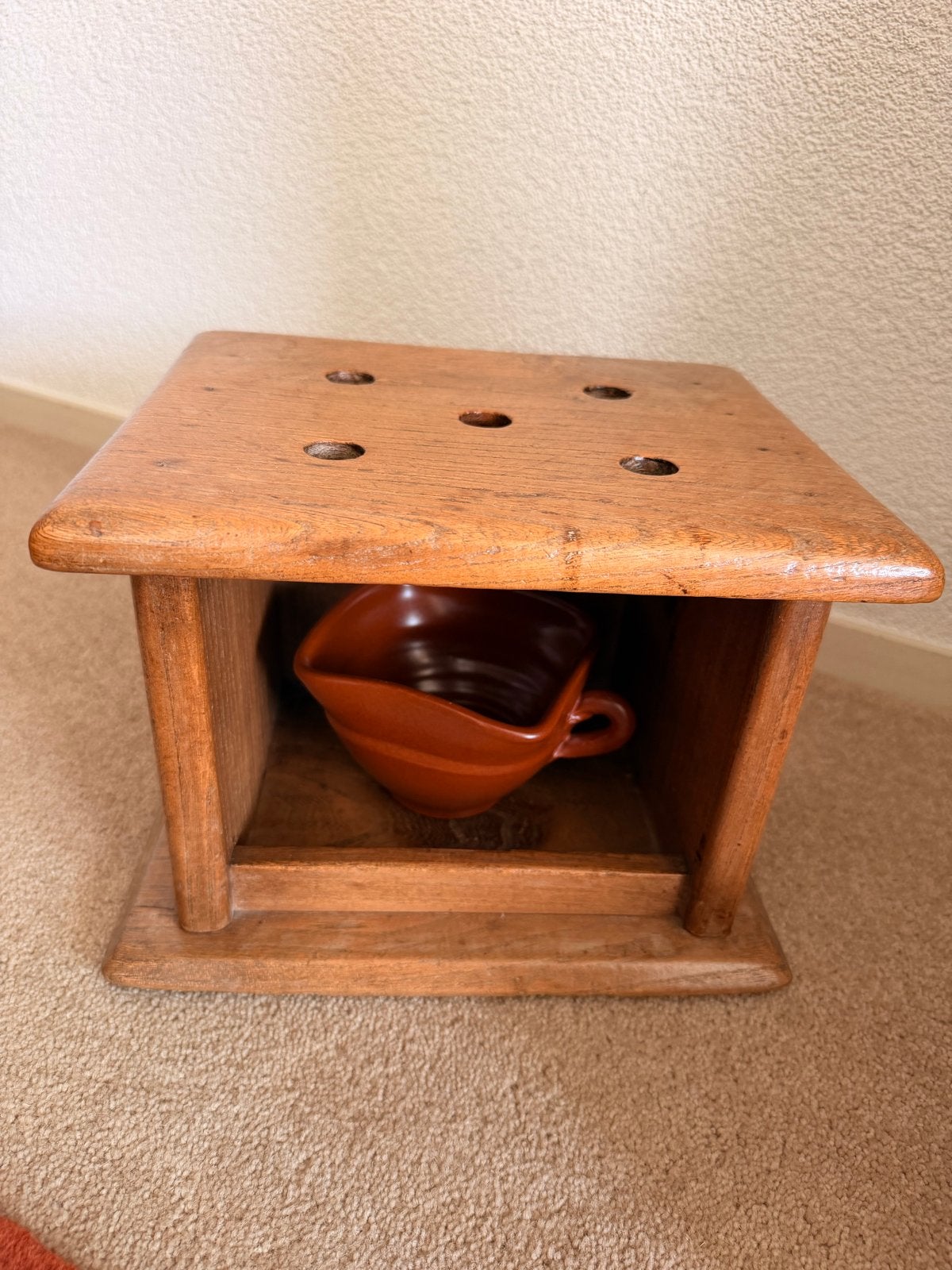 Houten voetenstoof met aardewerk vuurbestendig bakje, Ophalen of Verzenden