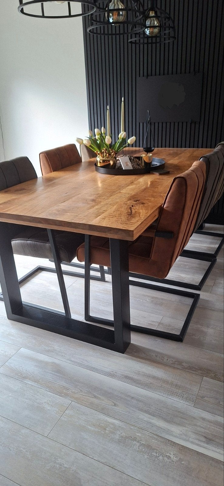 Stoere eethoek: robuuste mangohouten tafel met 6 stoelen, Huis en Inrichting, Tafels | Eettafels, 100 tot 150 cm, 200 cm of meer
