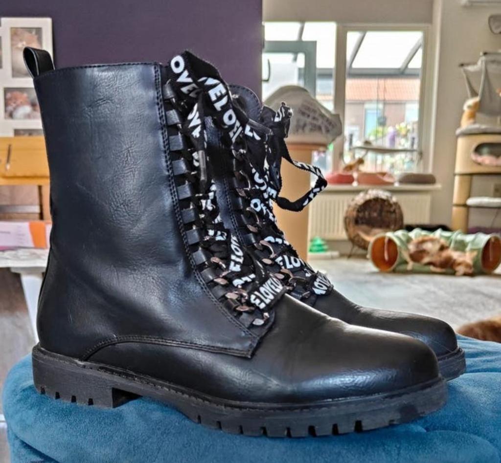 Zwarte veterboots Trend One Young maat 39, Ophalen of Verzenden, Zo goed als nieuw, Zwart
